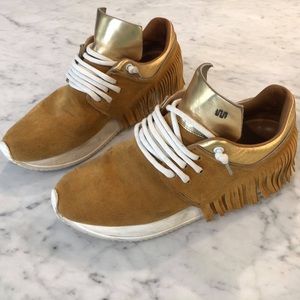 SOLD | chestnut esse ut esse fringe sneakers
